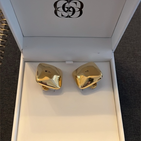 CENDRE Gigi Gold Tone Square Earrings ▫️💛 - Picture 4 of 12